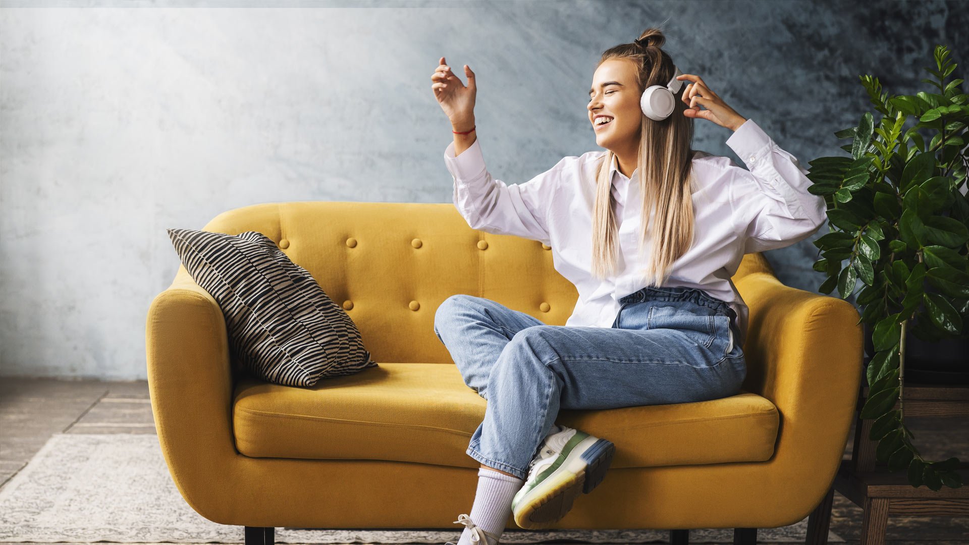 Streaming-Audio_BG-Image_Desktop